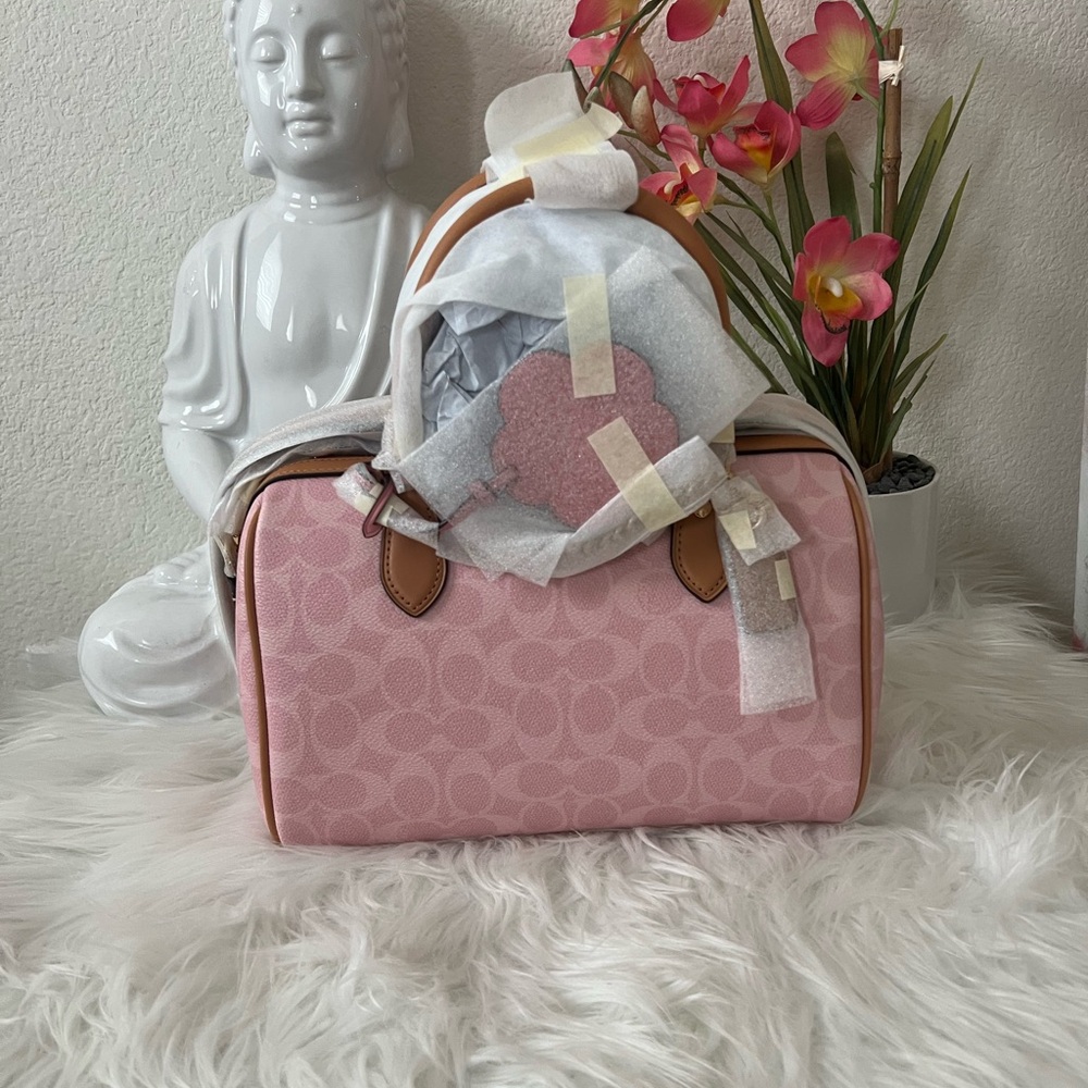 Coach medium Rowan in powder pink - Picture 9 of 12